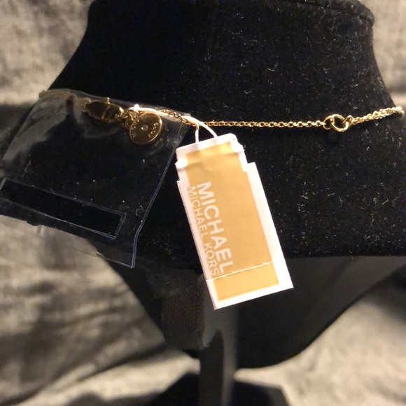 Michael Kors - NWT - Gold Buckle Necklace - Picture 2 of 2